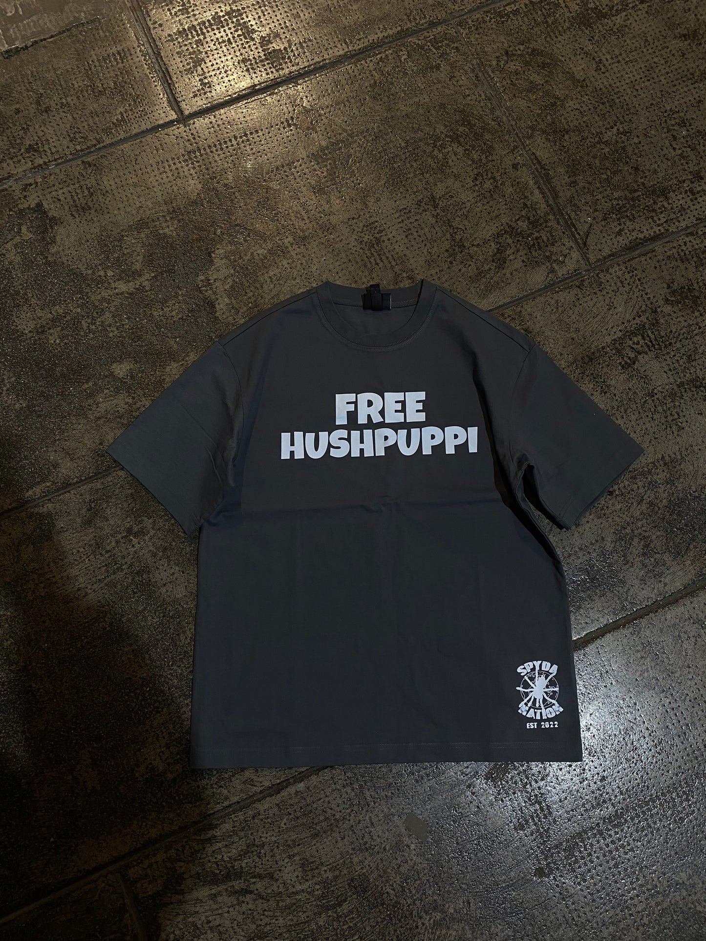 FREE HUSHPUPPI (Relaxed Tee)